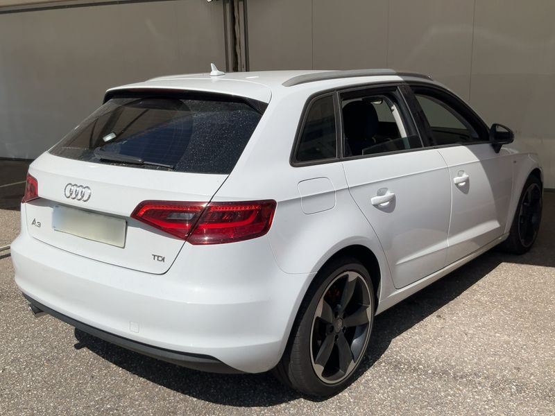 Audi A3 Sportback 1.6 TDI Attraction 2016 – снимка на щета 8