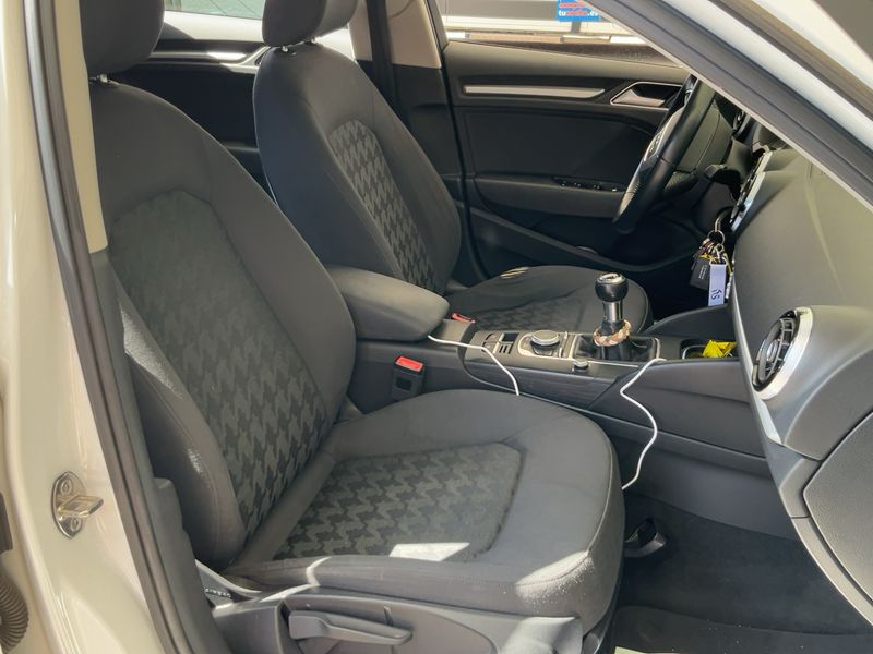 Audi A3 Sportback 1.6 TDI Attraction 2016 – снимка 16
