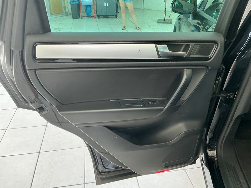 Volkswagen Touareg 3.0 V6 TDI BlueMotion Tech 2013 – снимка 31