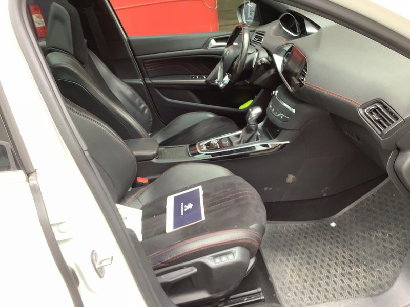 Peugeot 308 2.0 Blue-HDi GT 2016 – снимка 17