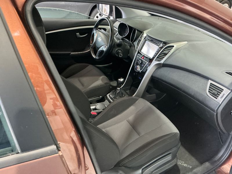 Hyundai i30 1.4 CRDi Trend 2013 – снимка 3