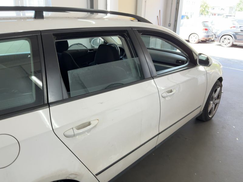 Volkswagen Passat 2.0 TDI Trendline 4Motion 2009 – снимка на щета