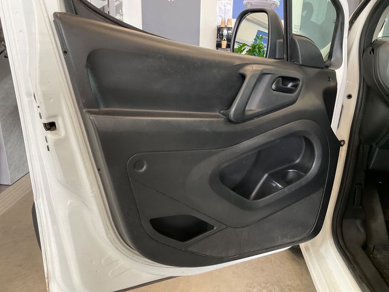 Peugeot Partner 1.6 HDi L1 Deine Gründerzeit Elektro 2014 – снимка 32