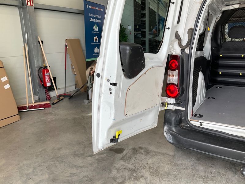 Peugeot Partner 1.6 HDi L1 Deine Gründerzeit Elektro 2014 – снимка 43