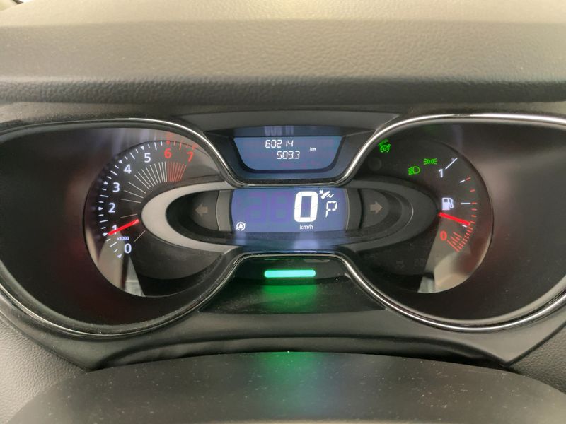 Renault Captur 1.2 TCe Dynamique 2016 – снимка 18