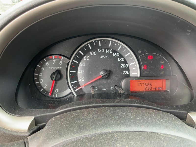 Nissan Micra 1.2 Acenta 2011 – снимка 19