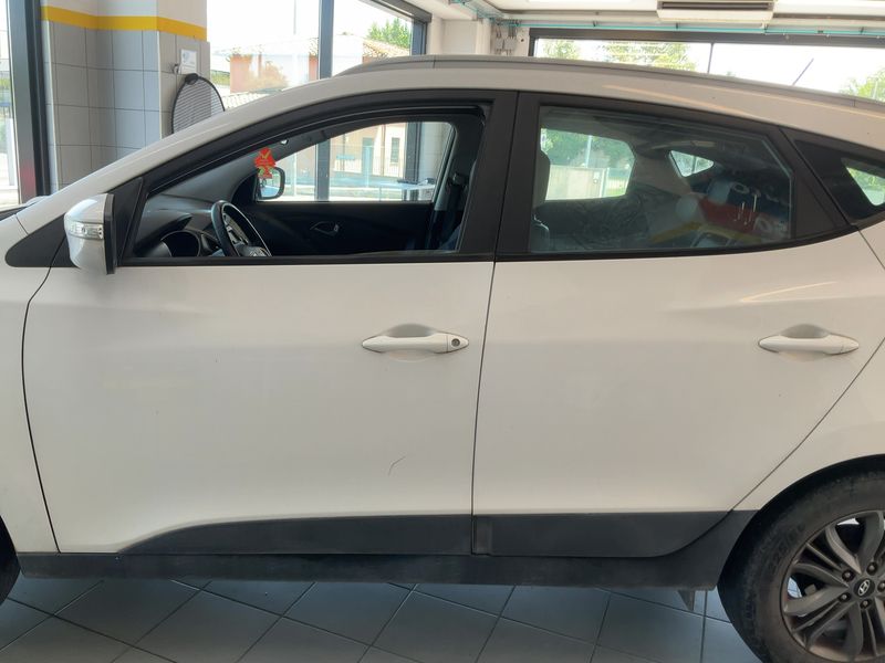 Hyundai ix35 1.7 CRDi Comfort 2WD 2014 – снимка 4