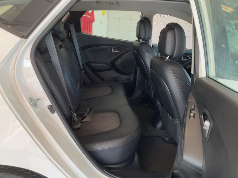 Hyundai ix35 1.7 CRDi Comfort 2WD 2014 – снимка 19