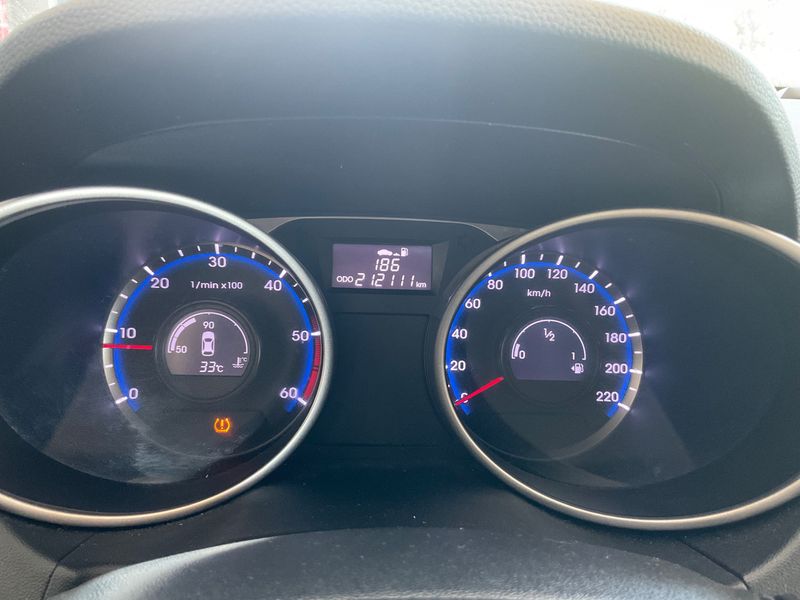 Hyundai ix35 1.7 CRDi Comfort 2WD 2014 – снимка 18