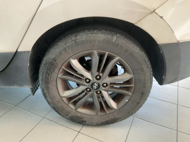 Hyundai ix35 1.7 CRDi Comfort 2WD 2014 – снимка 5