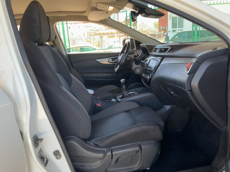 Nissan Qashqai 1.3 DIG-T N-Connecta 2019 – снимка 16
