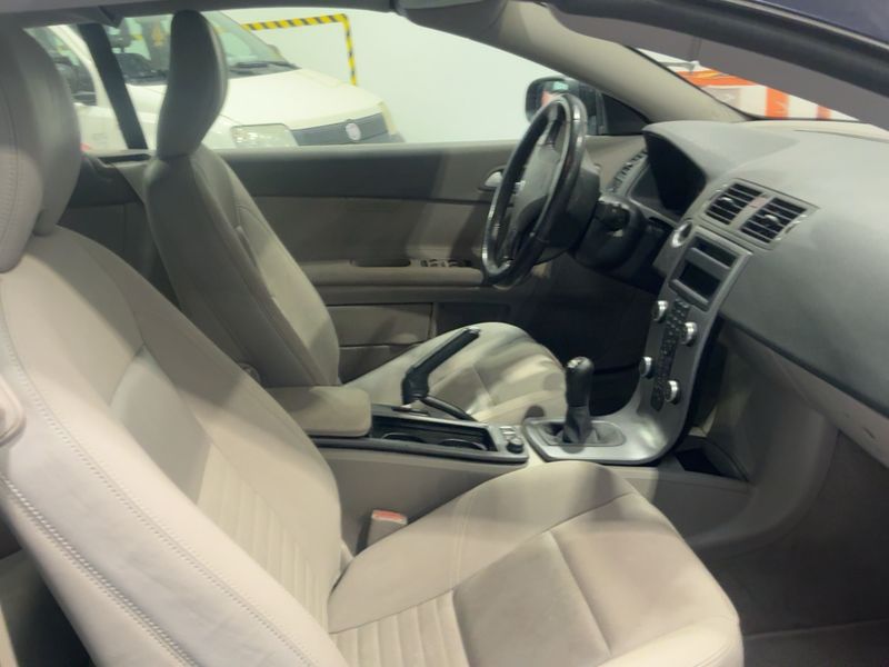 Volvo C70 2.4 D5 Momentum 2008 – снимка 16
