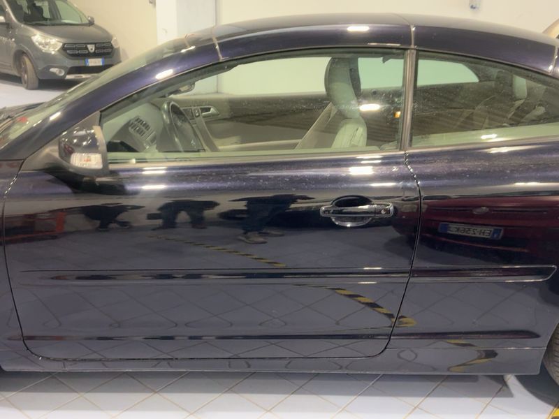 Volvo C70 2.4 D5 Momentum 2008 – снимка 4