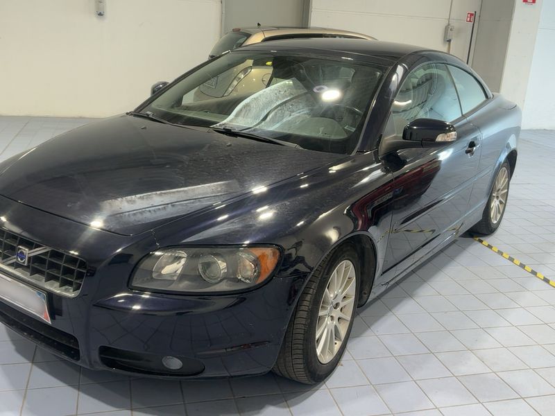 Volvo C70 2.4 D5 Momentum 2008 – снимка 2