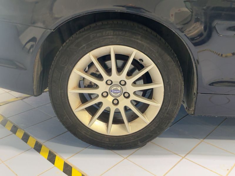 Volvo C70 2.4 D5 Momentum 2008 – снимка 9