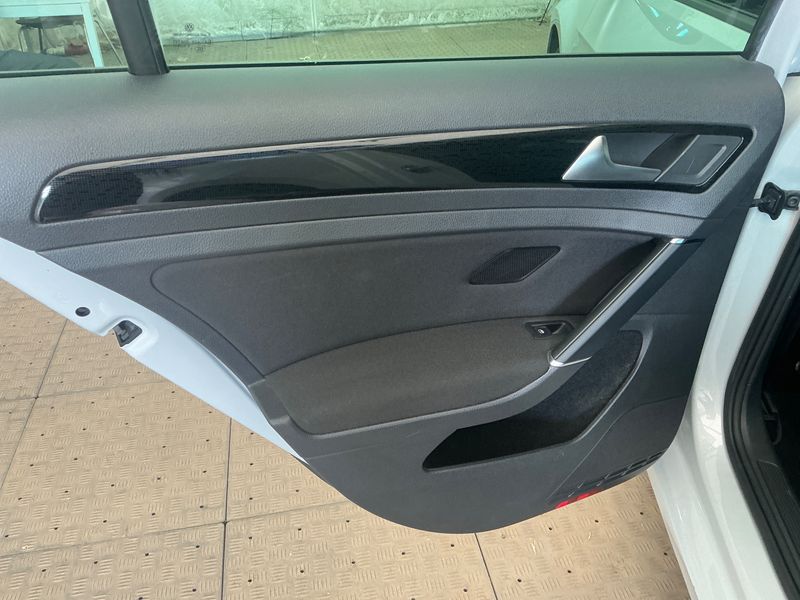 Volkswagen Golf VII 1.5 TSI ACT Sound 2017 – снимка 33