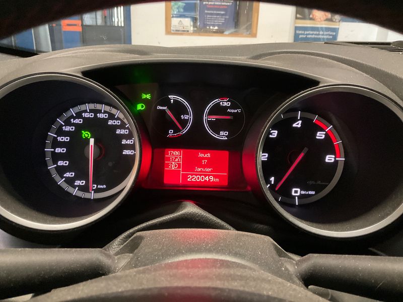 Alfa Romeo Giulietta 2.0 JTDM Exclusive 2012 – снимка 4