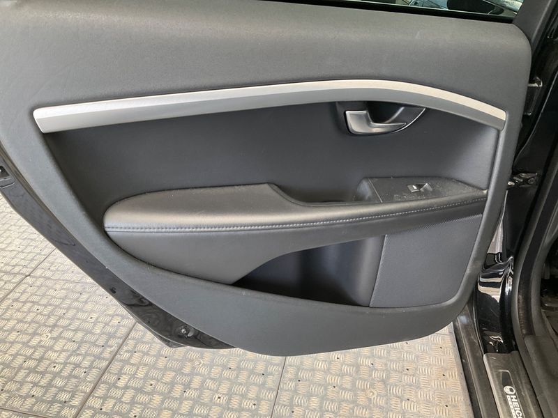 Volvo V70 2.0 D4 Momentum 2013 – снимка 46