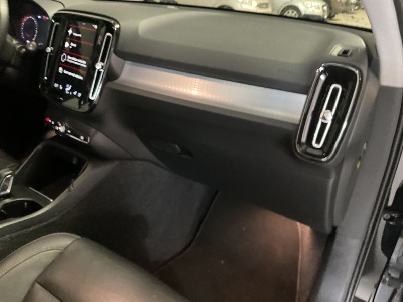 Volvo XC40 1.5 T5 Recharge Plug-in Hybrid Inscription Expression 2WD 2021 – снимка 26