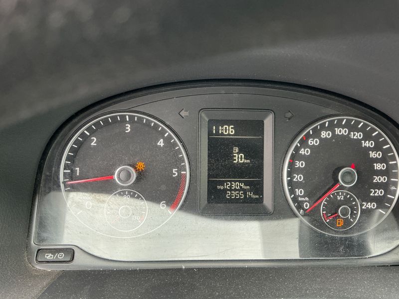 Volkswagen Touran 1.6 TDI Trendline 2012 – снимка 4