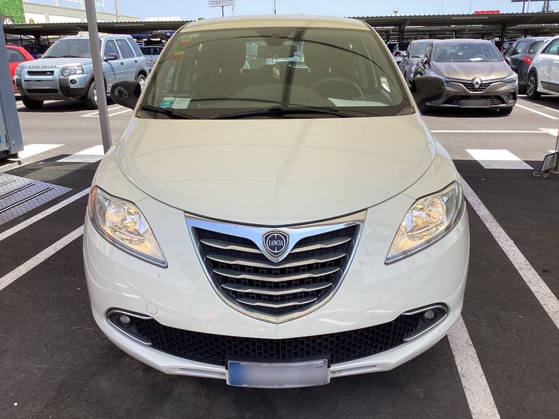 Lancia Ypsilon 1.2 Gold 2012 – снимка 14