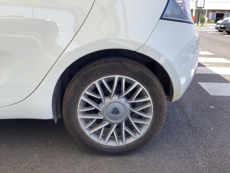 Lancia Ypsilon 1.2 Gold 2012 – снимка 5
