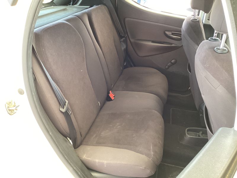 Lancia Ypsilon 1.2 Gold 2012 – снимка 19