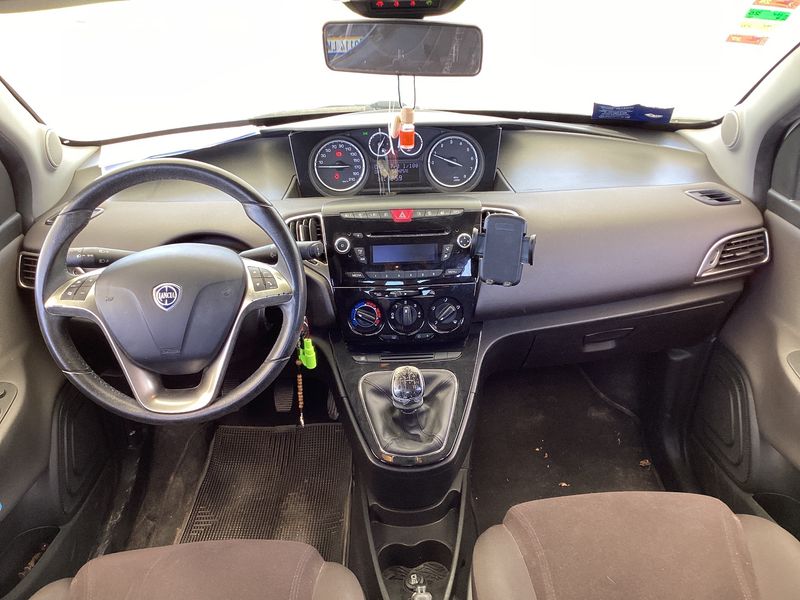 Lancia Ypsilon 1.2 Gold 2012 – снимка 17