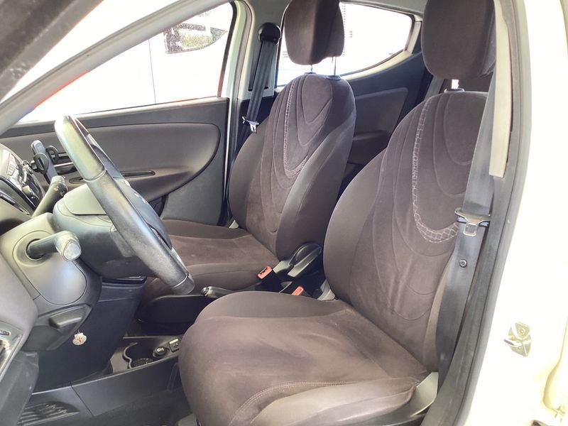 Lancia Ypsilon 1.2 Gold 2012 – снимка 25