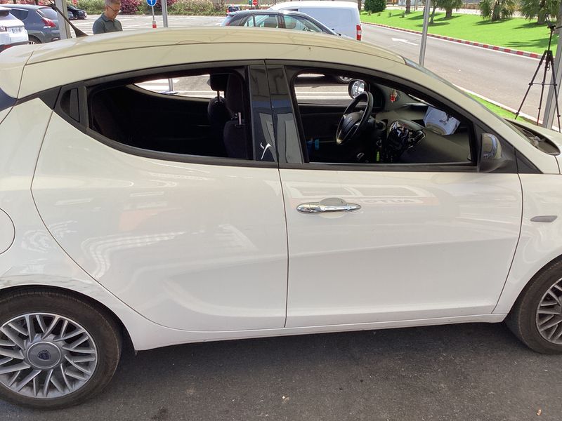 Lancia Ypsilon 1.2 Gold 2012 – снимка 10