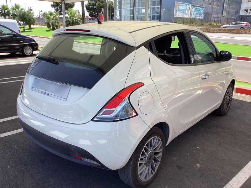Lancia Ypsilon 1.2 Gold 2012 – снимка 8