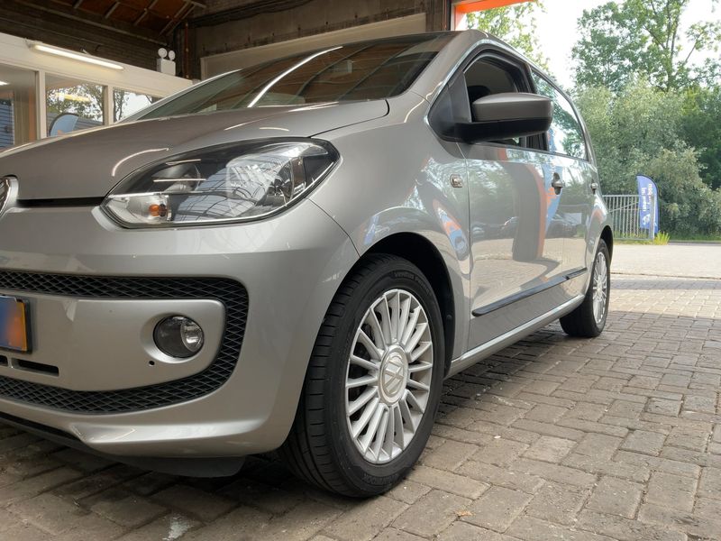 Volkswagen up! 1.0 High up! BlueMotion Tech 2013 – снимка 2