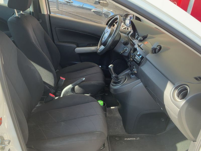 Mazda 2 1.3 Active 2012 – снимка 16
