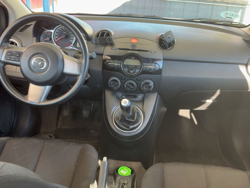 Mazda 2 1.3 Active 2012 – снимка 17