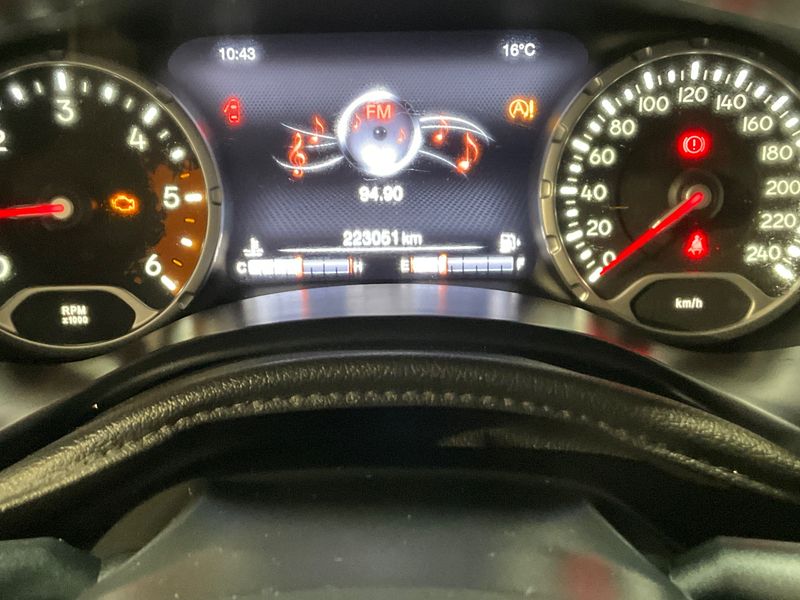 Jeep Renegade 1.6 M-Jet Limited FWD 2015 – снимка 18