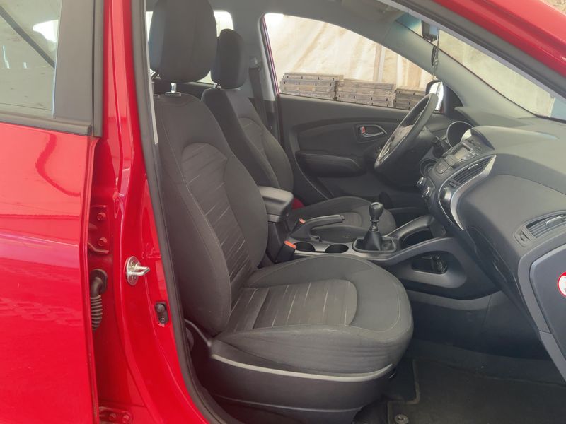 Hyundai ix35 1.6 FIFA World Cup Edition 2WD 2015 – снимка 16