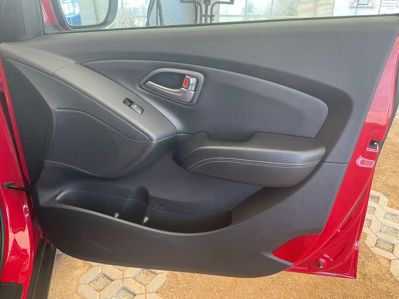 Hyundai ix35 1.6 FIFA World Cup Edition 2WD 2015 – снимка 43