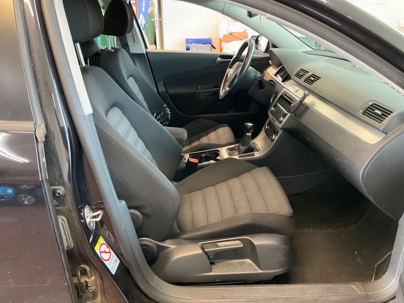 Volkswagen Passat 2.0 TDI Sportline 2010 – снимка 3