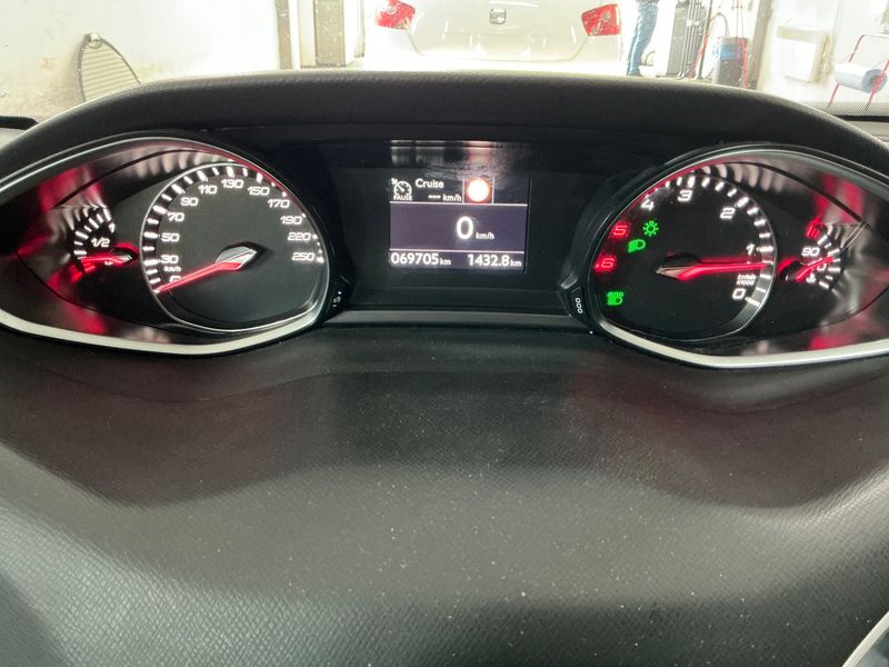 Peugeot 308 1.5 Blue-HDi Active Business 2019 – снимка 19