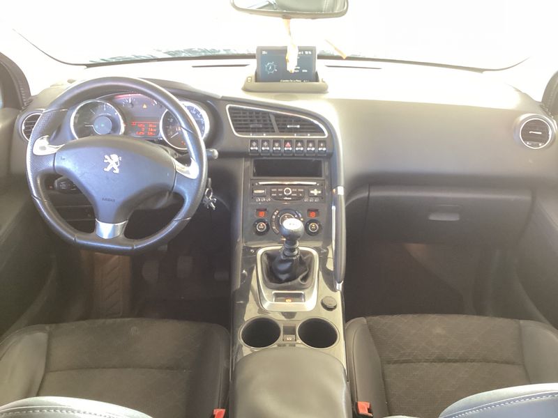 Peugeot 3008 1.6 Blue-HDi Allure 2015 – снимка 17