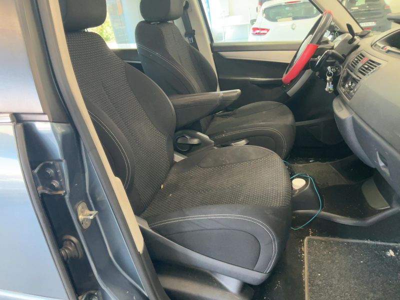 Citroen C4 Picasso 1.6 HDi Millenium 2010 – снимка 16