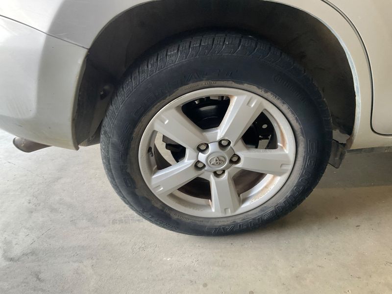 Toyota RAV 4 2.2 D-4D Life 2006 – снимка 9