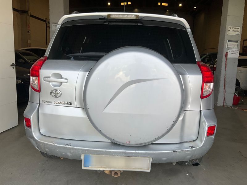 Toyota RAV 4 2.2 D-4D Life 2006 – снимка 7