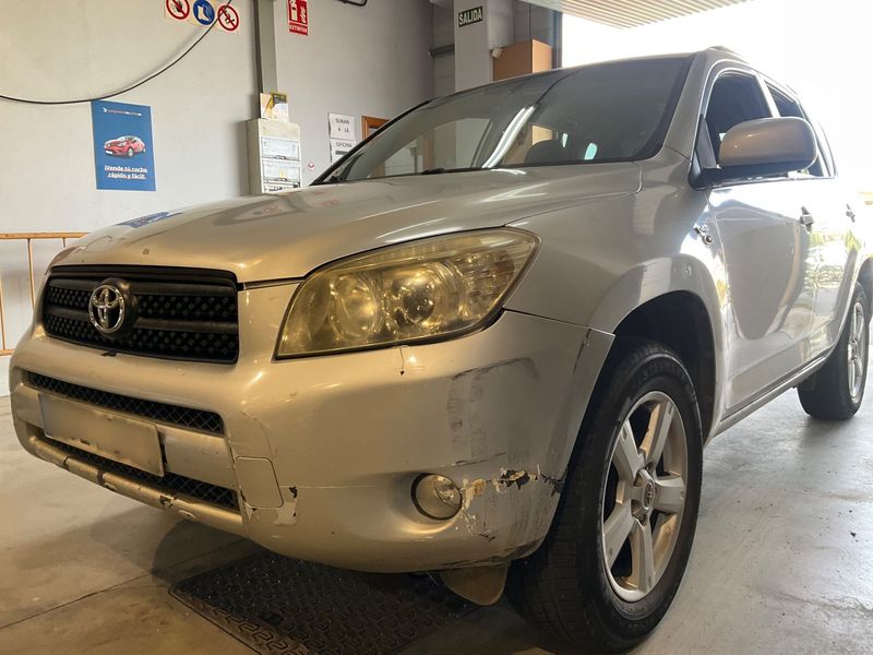 Toyota RAV 4 2.2 D-4D Life 2006 – снимка 2