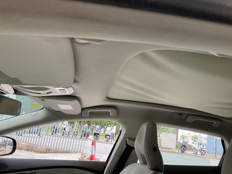 Volvo V40 2.0 D3 Momentum 2014 – снимка 29