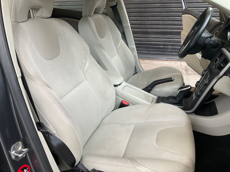 Volvo V40 2.0 D3 Momentum 2014 – снимка 26