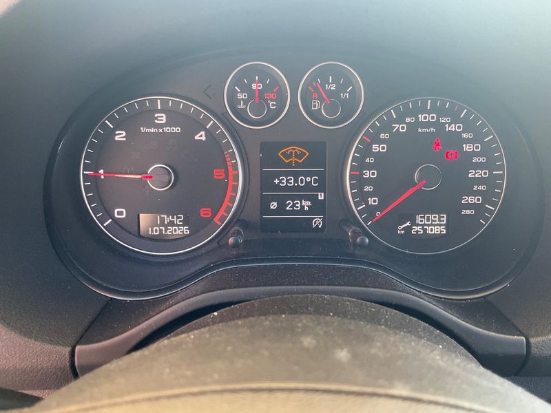 Audi A3 Sportback 1.6 TDI Attraction 2010 – снимка 18