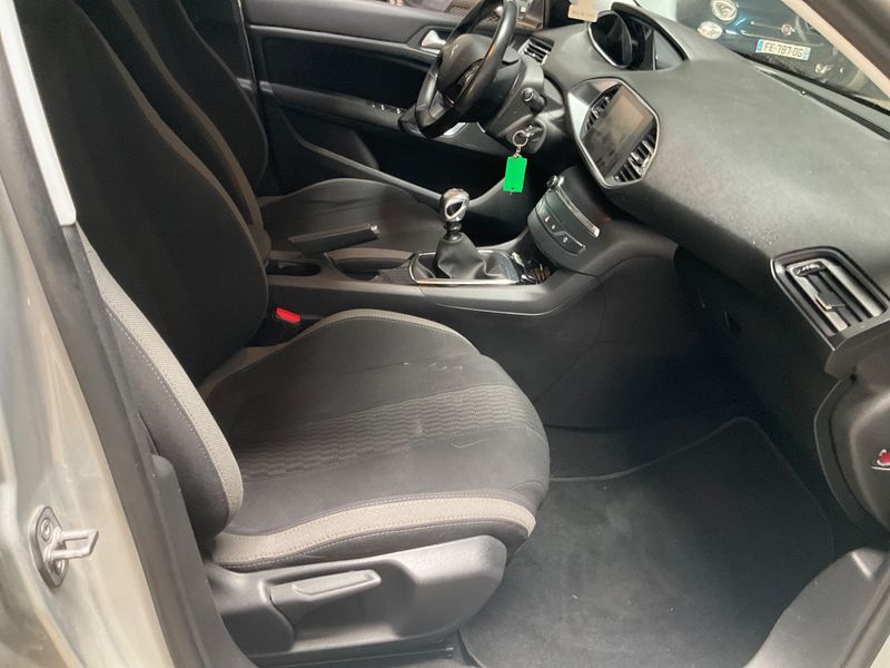 Peugeot 308 1.6 Blue-HDi Style 2015 – снимка 23