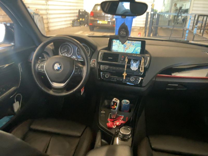 BMW 1er 118i Sport Line 2016 – снимка 17