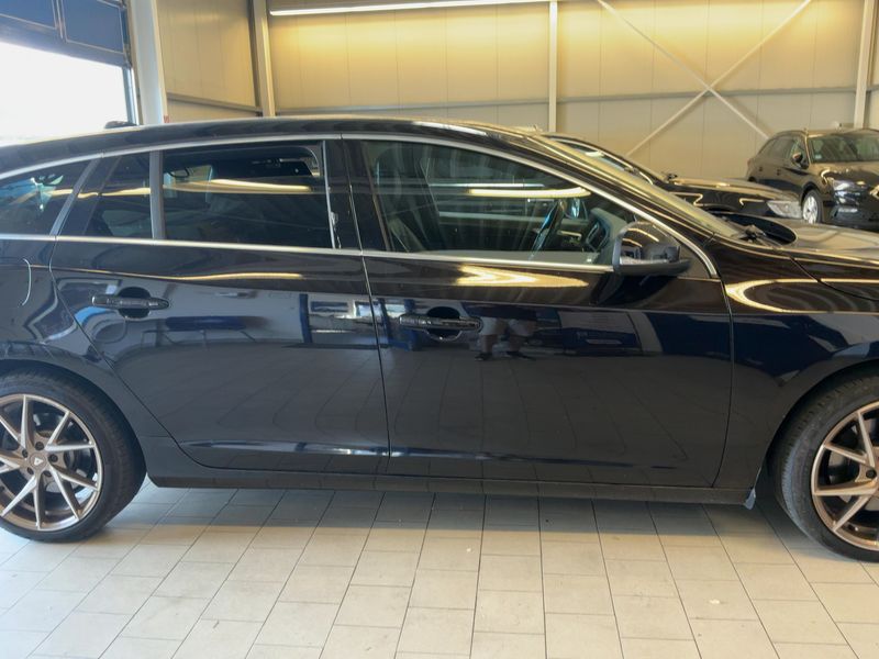 Volvo V60 2.4 D5 Summum AWD 2015 – снимка 10